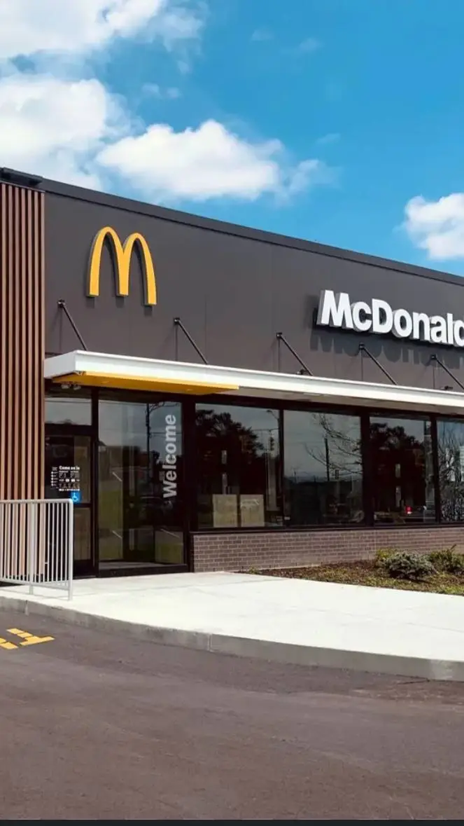 ai character: McDonald's karen  background