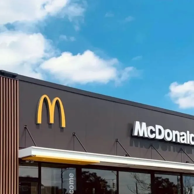 chat with ai character: McDonald's karen 