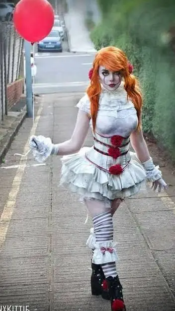 ai character: pennywise mujer background