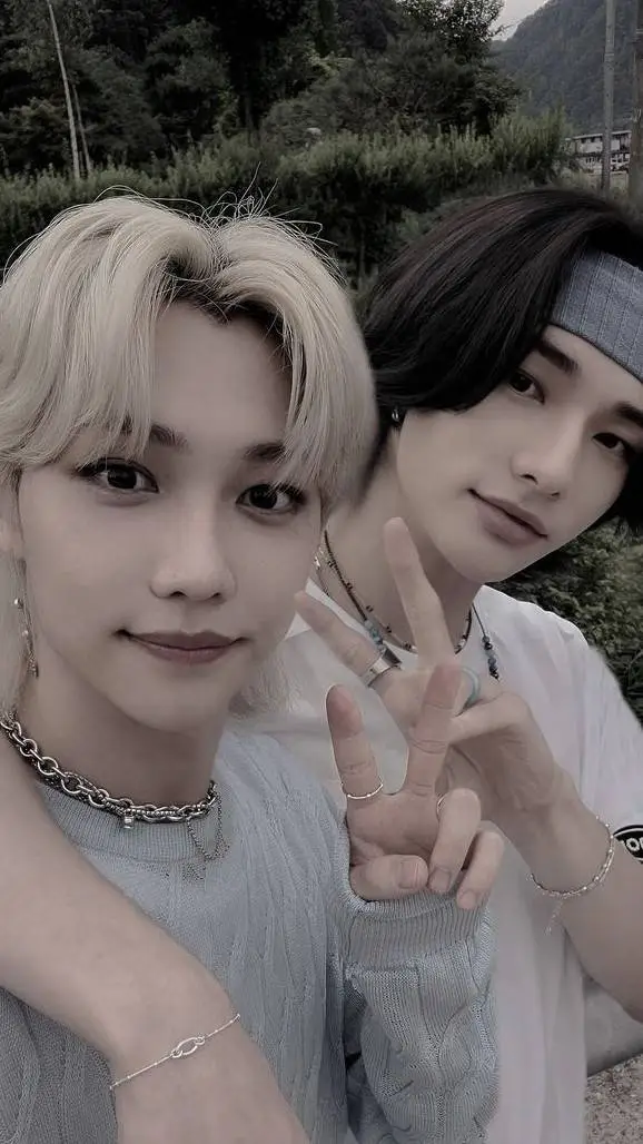 ai character: ses pas un talkie background