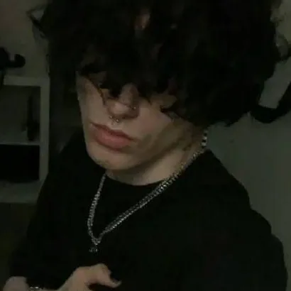 chat with ai character: Xander Miller 