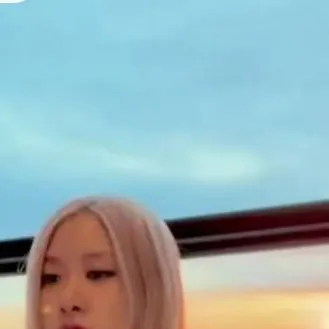 chat with ai character: Rosé