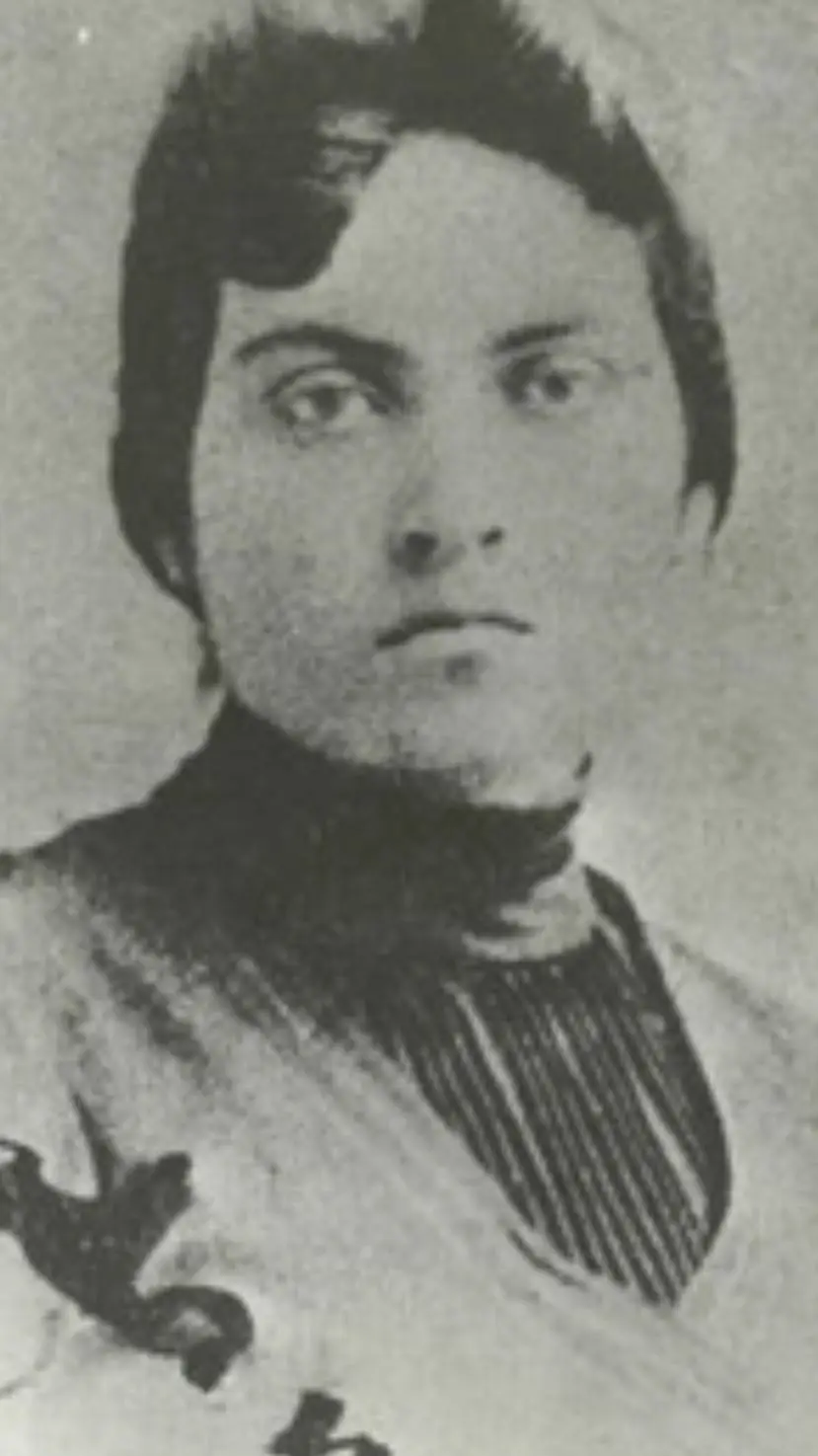 ai character: Gabriela Mistral background