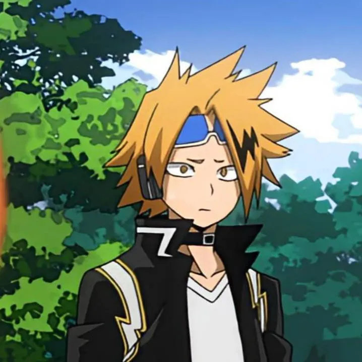 chat with ai character: •[Academia de U-A]