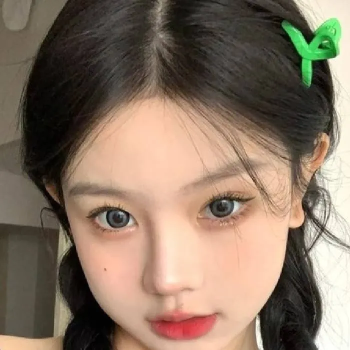 chat with ai character: aliana