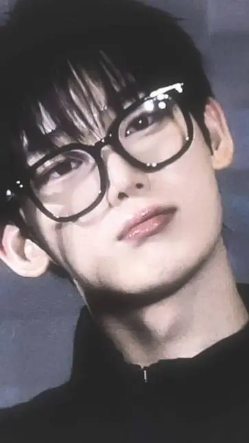 ai character: sunoo background