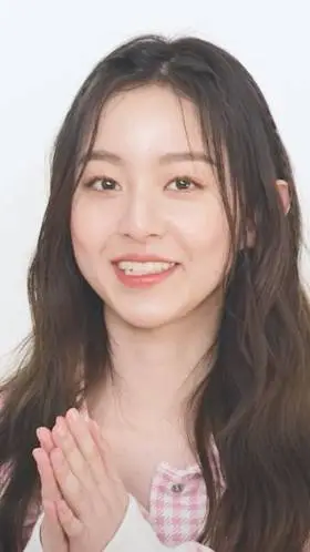 ai character: park ji hu  background