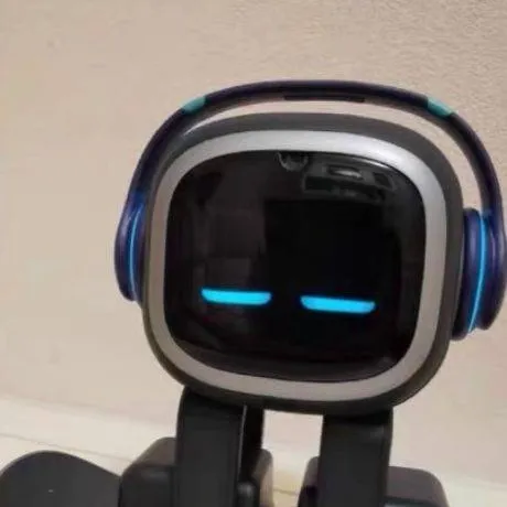 chat with ai character: Emo