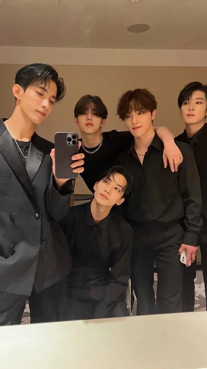 ai character: family  background