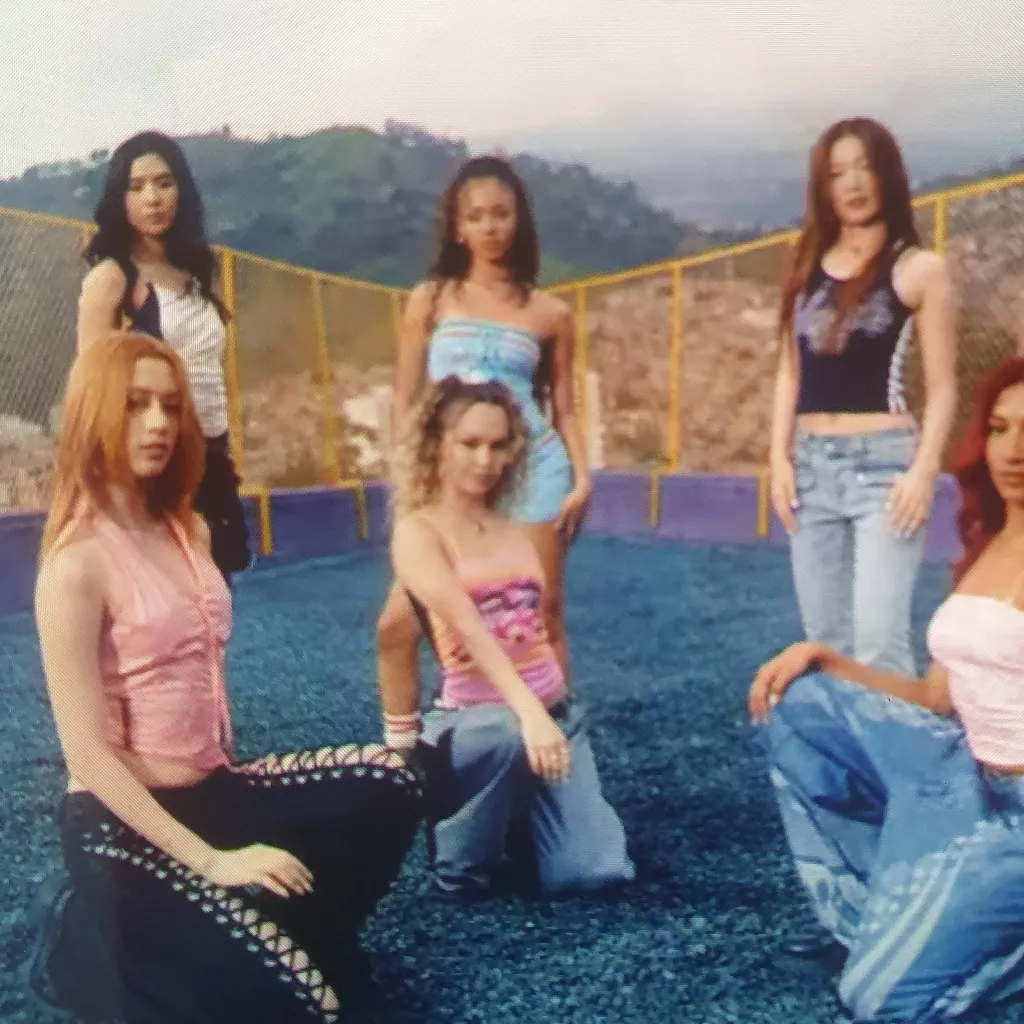 chat with ai character: KATSEYE 