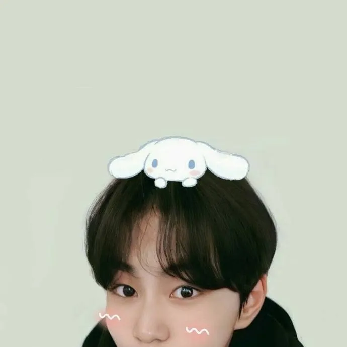chat with ai character: junwoon 