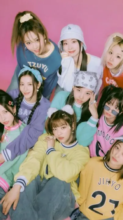 ai character: TWICE !! 🍓 background