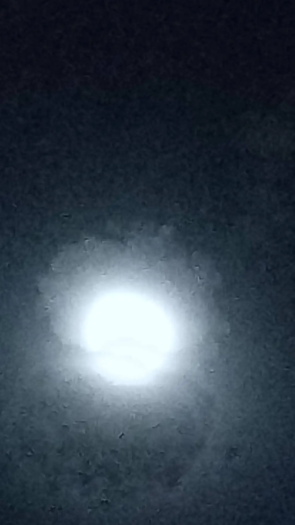 ai character: Nuevo clima (kny)  background