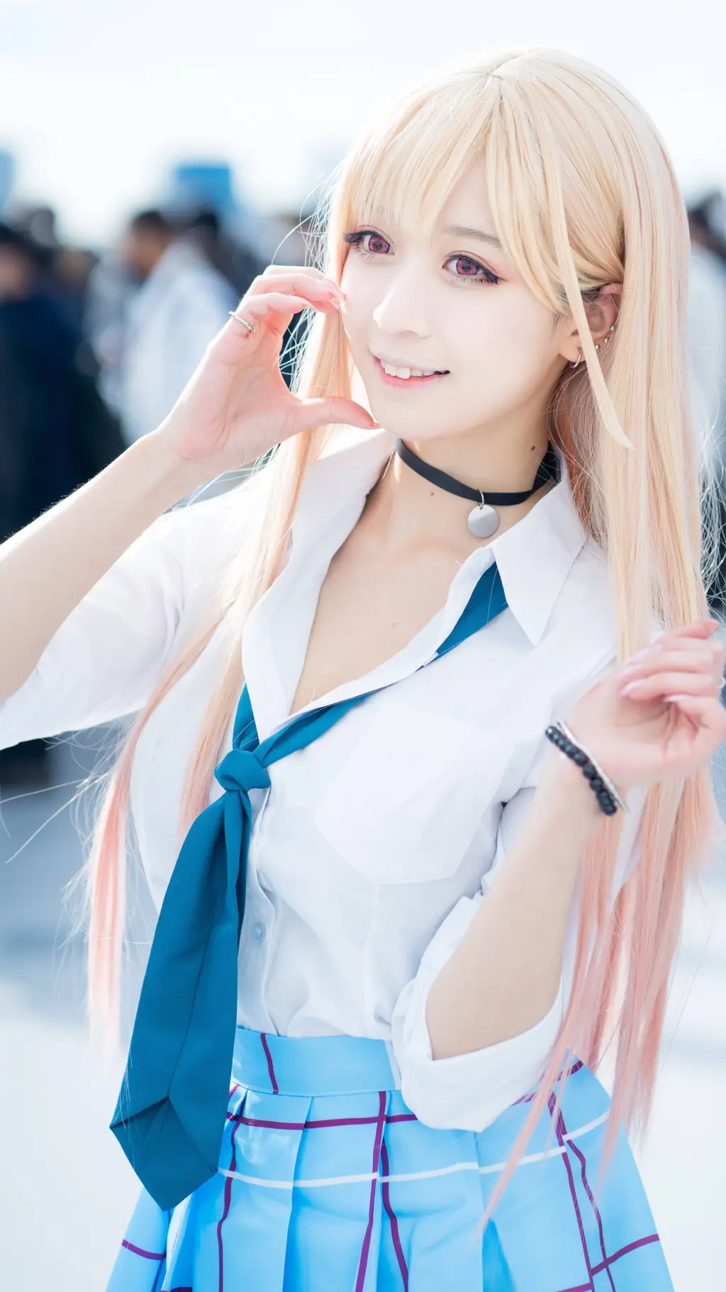 ai character: Marin Kitagawa background