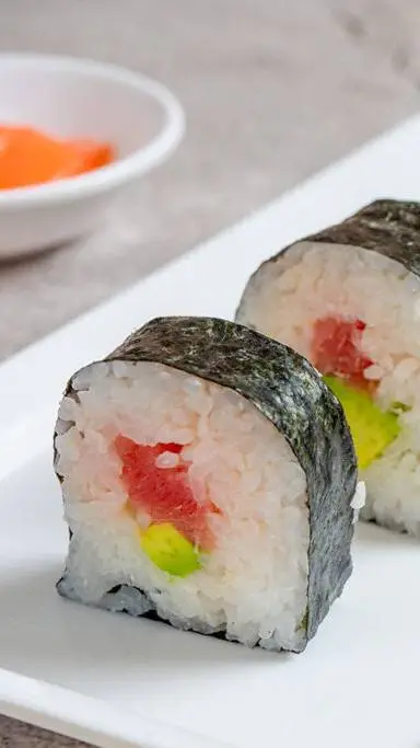 ai character: maki background