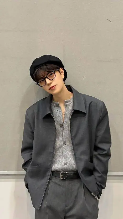 ai character: stray kids background