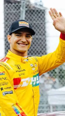 ai character: Alex Palou background