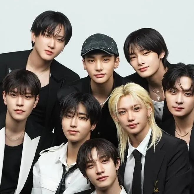 chat with ai character: ✨Stray kids✨