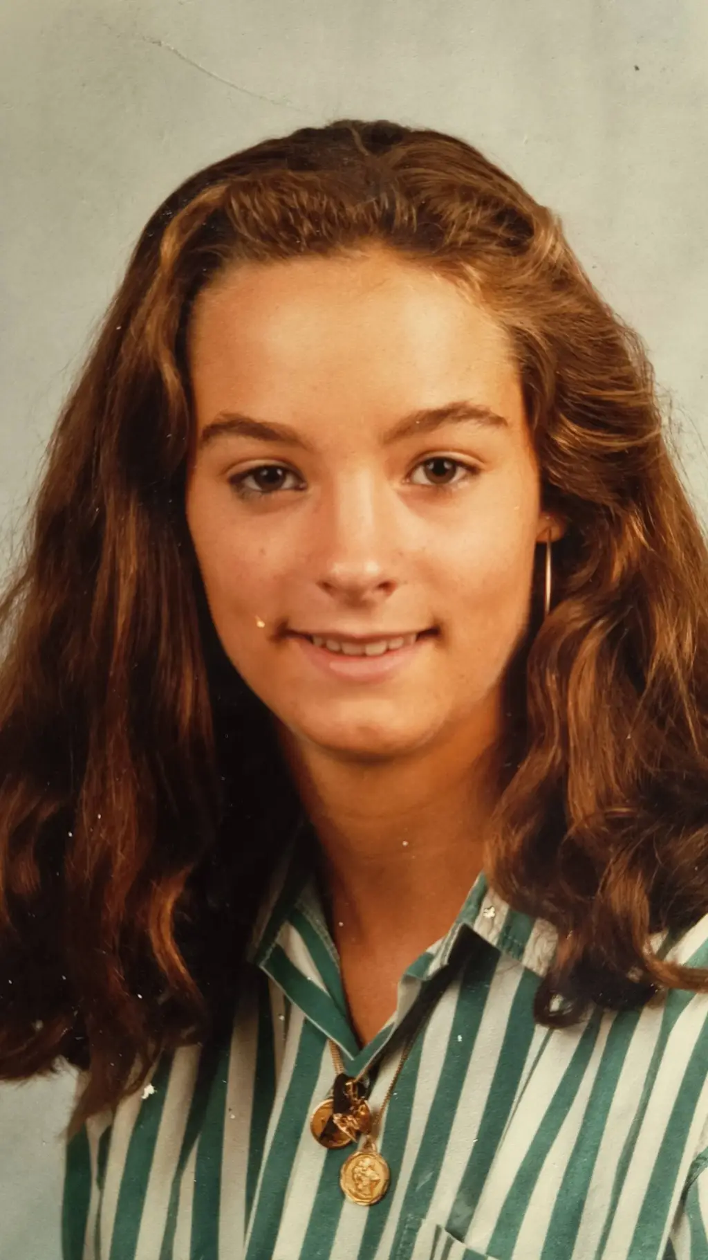 ai character: élodie background