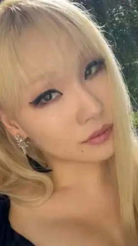 ai character: name:chaelin 2ne1 background
