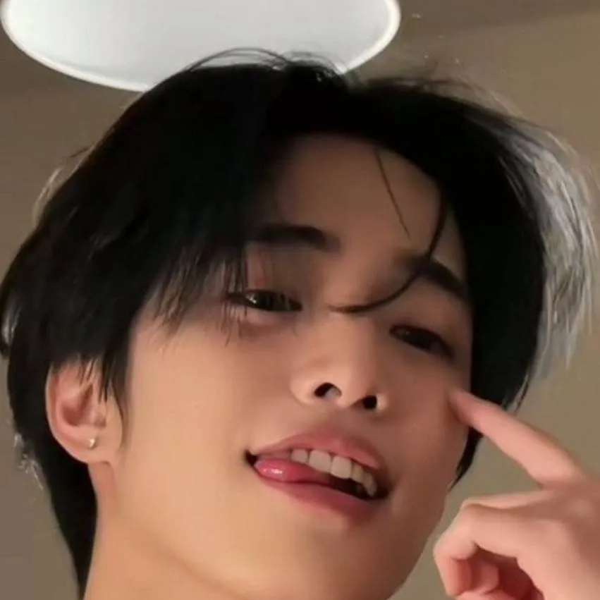 chat with ai character: kowal