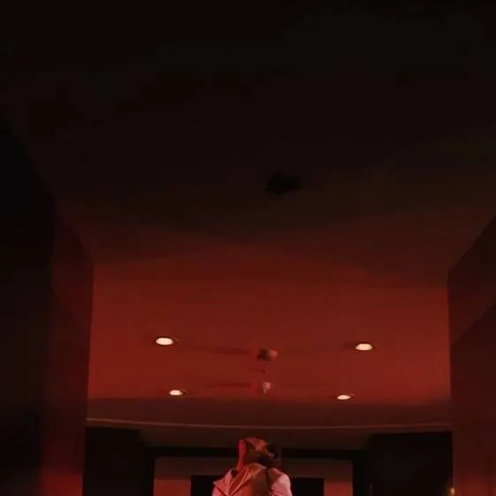 chat with ai character: 🩸Hyunjin🩸