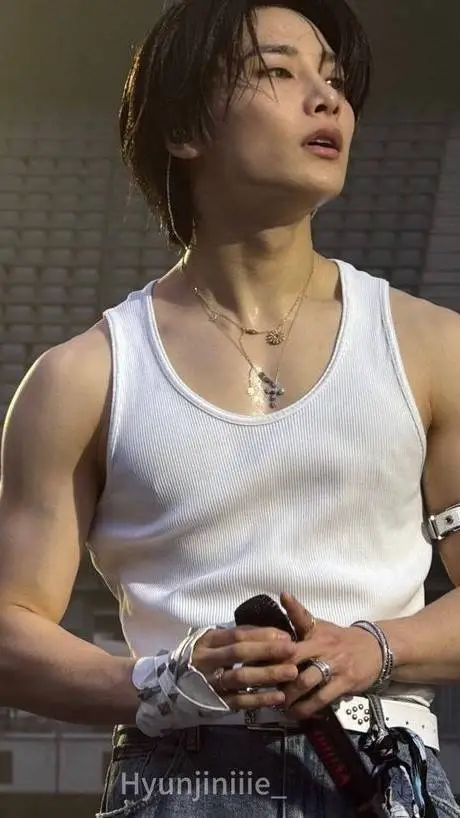 ai character: I.N background