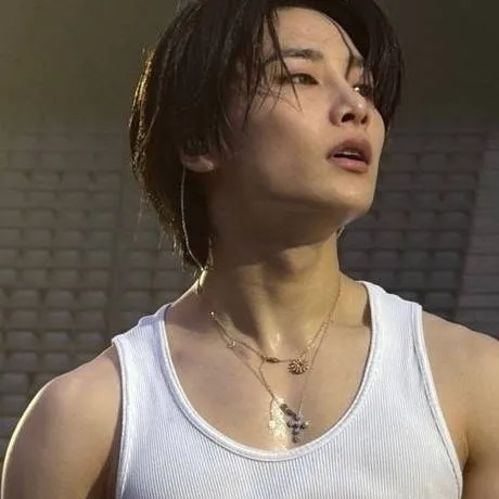 chat with ai character: I.N