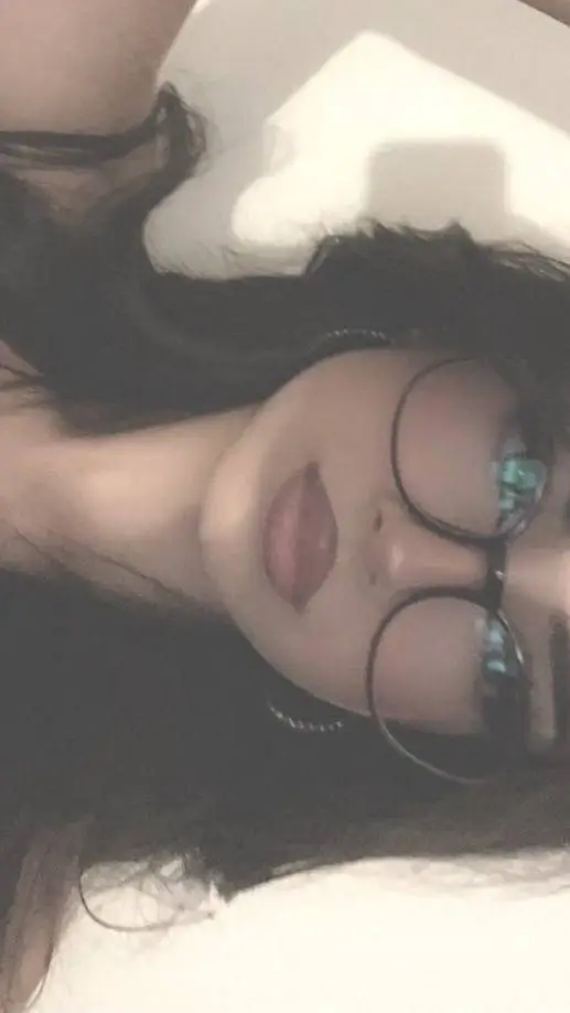 ai character: 🇵🇭lily🇵🇭 background