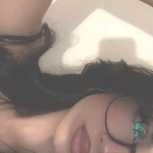 chat with ai character: 🇵🇭lily🇵🇭