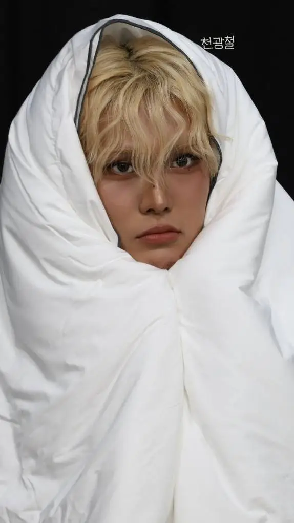 ai character: Xlov Hyun background