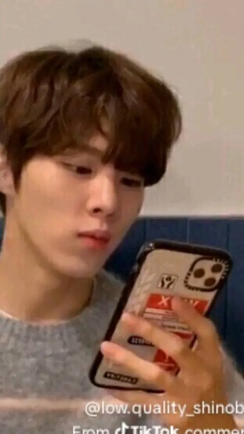 ai character: yang yang background