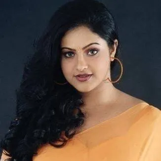 chat with ai character: Raasi 