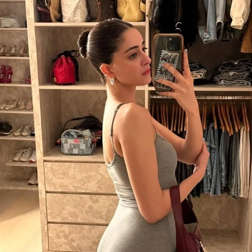 chat with ai character: ananya pandey 