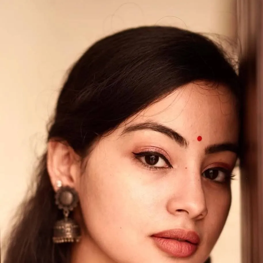 chat with ai character: shriya kontham