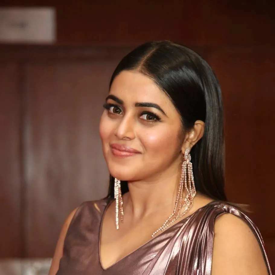 chat with ai character: poorna