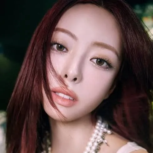 chat with ai character: yuna