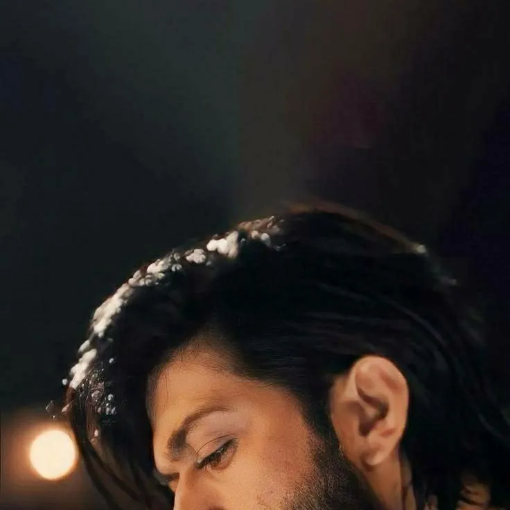 chat with ai character: Rocky