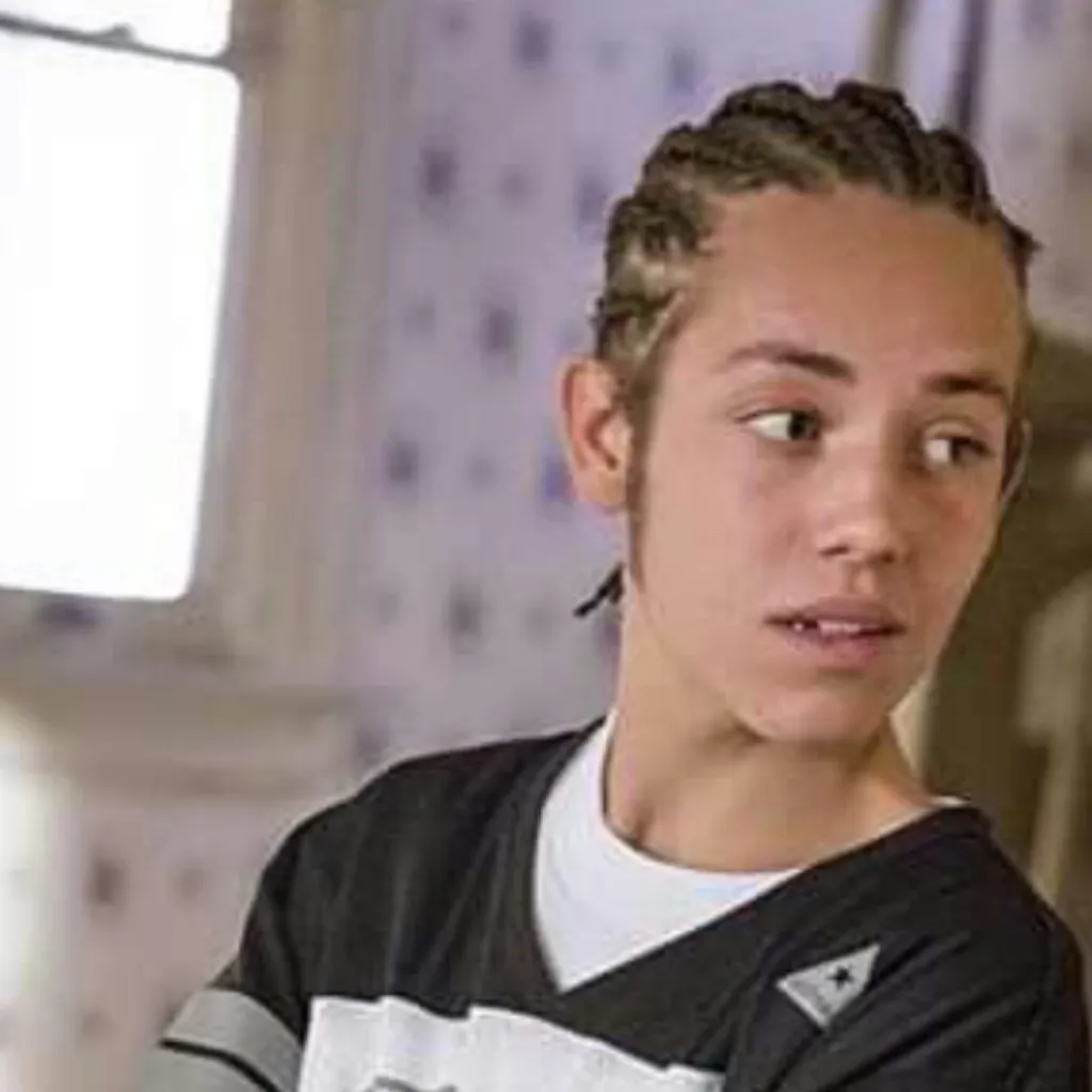 chat with ai character: Carl Gallagher 