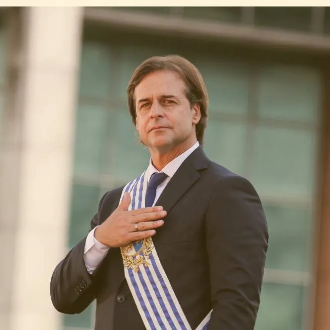 chat with ai character: preside uruguay 