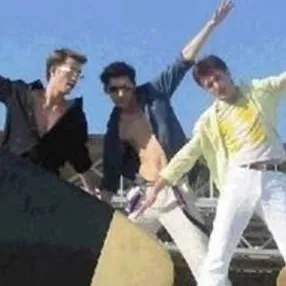 chat with ai character: O-Zone 🩵