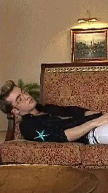 ai character: Arsenie Todiraș 🇲🇩 background