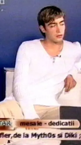 ai character: Arsenie T.❤ background