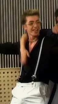 ai character: Arsenie Todiraș💘 background