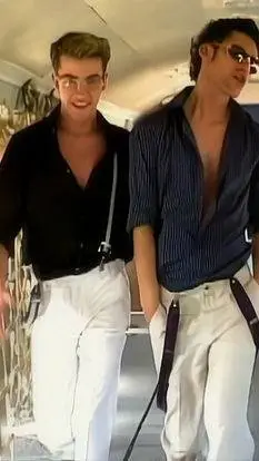 ai character: Arsenie & Dan ❤ background