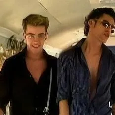 chat with ai character: Arsenie & Dan ❤