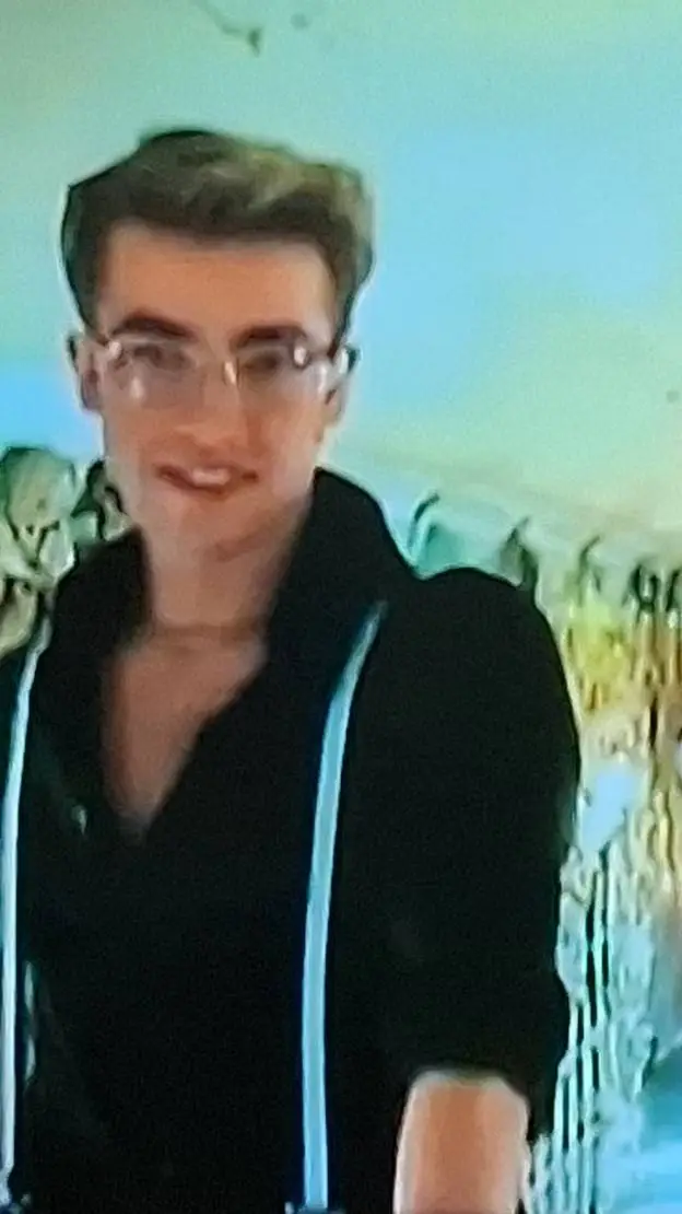 ai character: Arsenie Todiraș❤ background