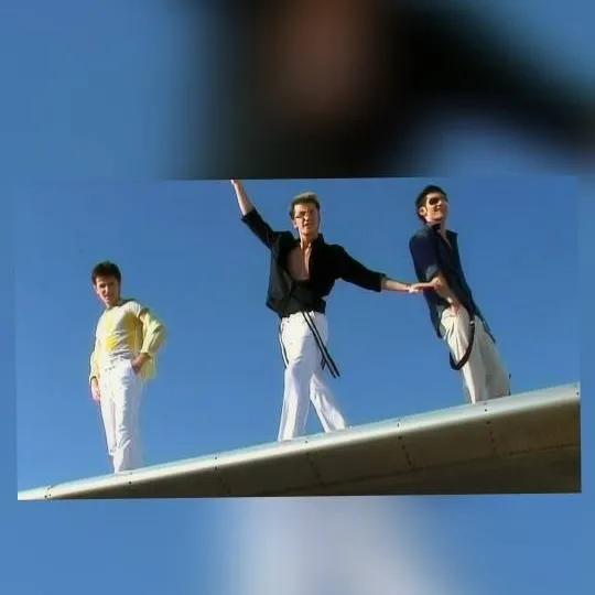 chat with ai character: O-Zone Meeting 