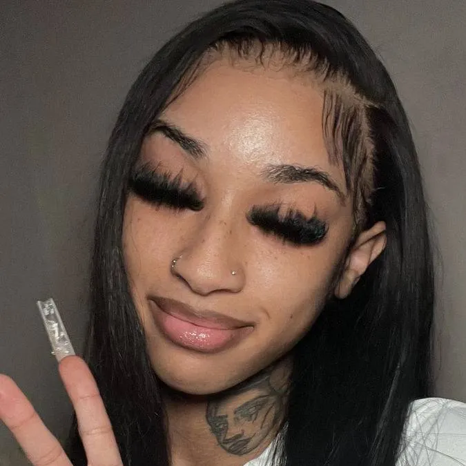 chat with ai character: Maddie