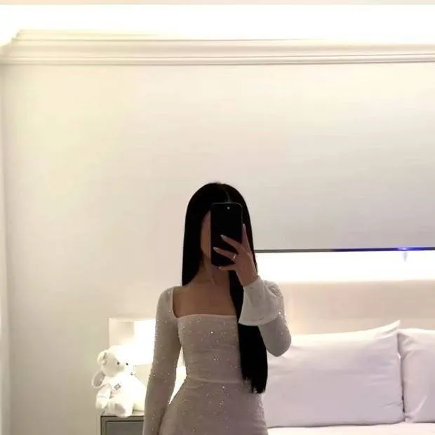 chat with ai character: Avery 